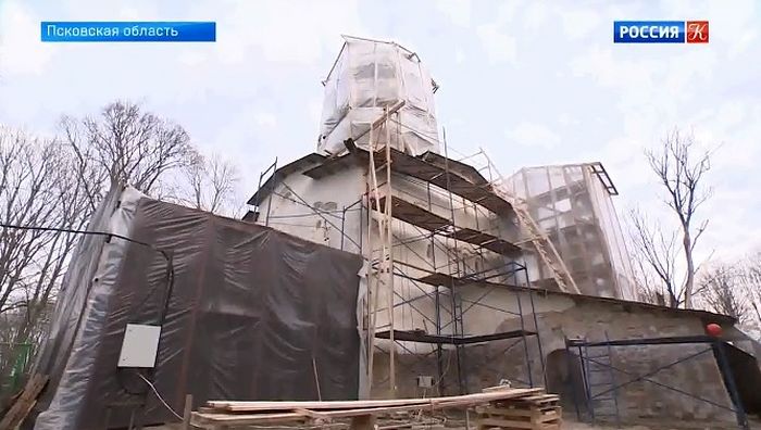 В Псковской области реставрируют церковь Успения Богородицы
