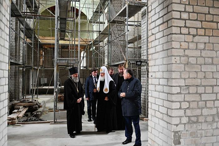 Патриарх Кирилл посетил строящийся храм равноапостольных Кирилла и Мефодия в Калининграде