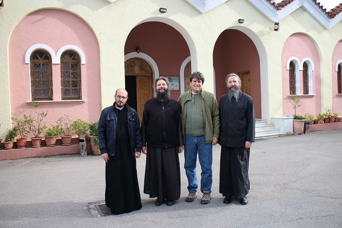Са архиепископовим ђаконом о. Спиром и Натаном Хопијем у Тирани