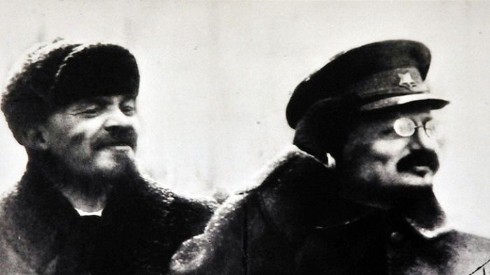 Ленин и Троцки
