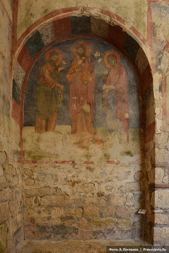 Дисис, фреска храмовой галереи