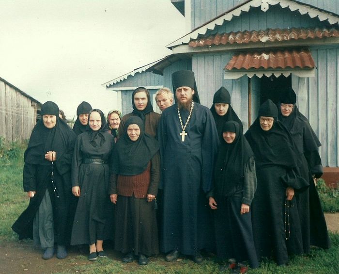 The monastic community at Miteinaya Hill; Nun Xenia is to the right of Fr. Savvaty
