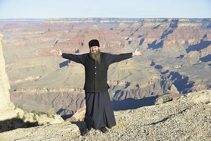 Πατήρ Σέργκι Μπαράνοβ στην Αριζόνα