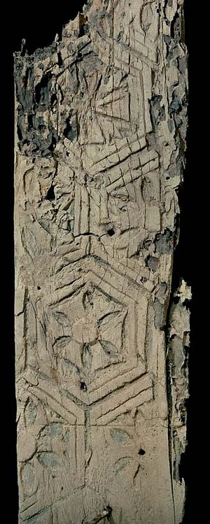 Рис. 16. Резная деревянная панель от главной двери базилики святого Лота