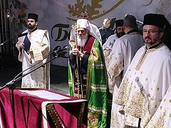 Thousands attend moleben in Belgrade for Serbian Church in Montenegro, Kosovo (+VIDEO)