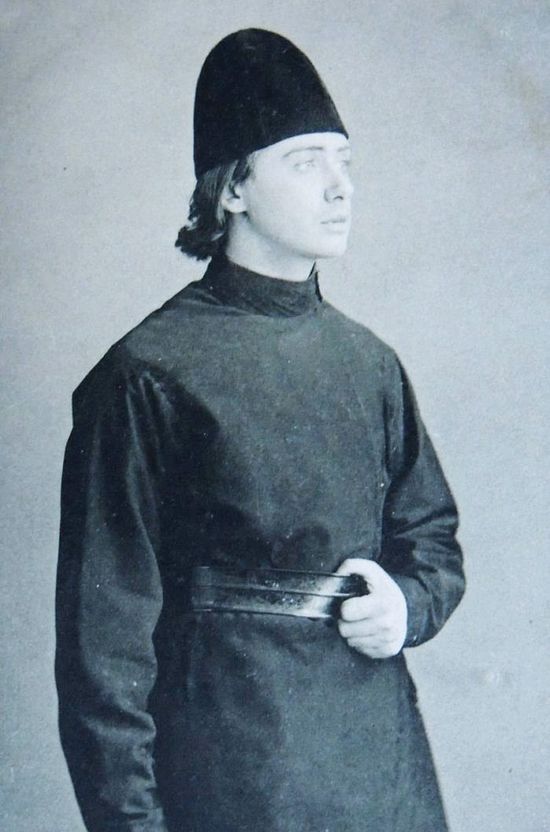 Ο ηθοποιός Βλαδίμηρος Γκοτόβτσεβ ως Αλιόσα, στο έργο Αδελφοί Καραμάζοφ