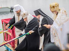 Metropolitan Onuphry blesses Dnieper River on feast of Theophany (+VIDEO)