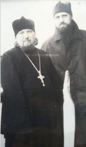 Паломничество на Валаам, 1990 г. Отцы Даниил и Рафаил (Шишков) на палубе теплохода