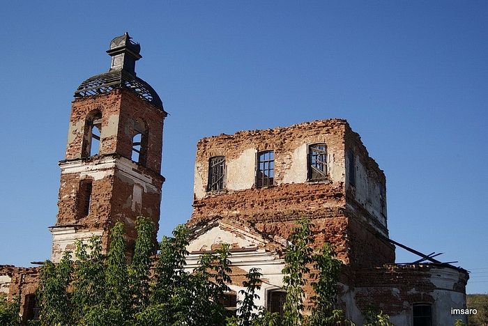 Храм в селе Гремячка Новобурасского района - один из старейших в Саратовской области