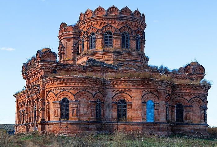 Храм в селе Кутьино Новобурасского района