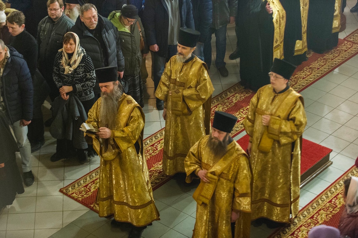 Воскресная служба в Псково-Печерском монастыре