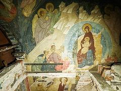 New sections of 15th-century frescoes discovered in Kremlin’s Dormition Cathedral