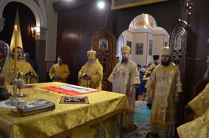 Управляющий делами Московской Патриархии совершил Литургию на Подворье Русской Православной Церкви в Карловых Варах