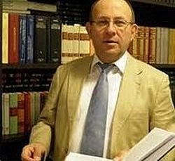 Професор Киријакос Кириазопулос