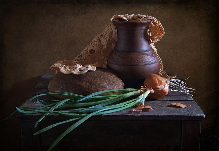 Κβας, ψωμί, κρεμύδι ... Φωτογραφία: Λιουντμίλα Ντουμπρόβινα