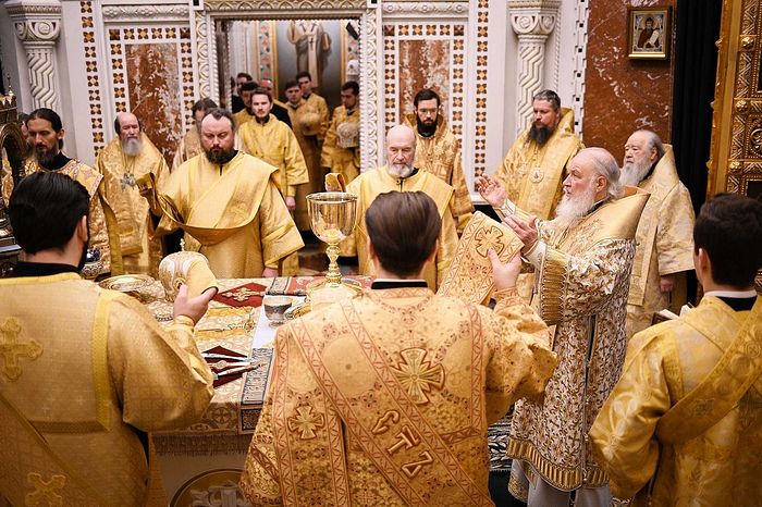 В Неделю Торжества Православия Святейший Патриарх Кирилл совершил Литургию в Храме Христа Спасителя