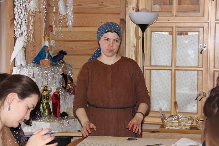 Марионилла Саламатова, мастерица резервного крашения