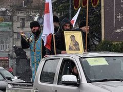 Georgian, Ukrainian clergy blessing streets with holy water, wonderworking icons during epidemic (+VIDEO)