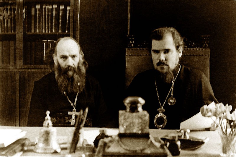 Ο επίσκοπος Αλέξιος με τον πατέρα του, πρωθιερέα Μιχαήλ Ρίντιγκερ