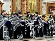 Священники объехали Хабаровск с иконами и мощами святых