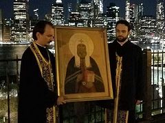Clerics of St. Nicholas Patriarchal Cathedral perform cross-procession through New York City (+VIDEO)