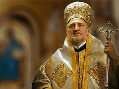 Abp. Elpidophoros publicly reiterates his stance on open Communion for non-Orthodox spouses