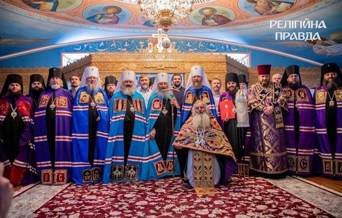Deputy Head of the Office of the President Sergei Trofimov with Met. Onuphry and hierarchs of the canoincal Ukrainian Church