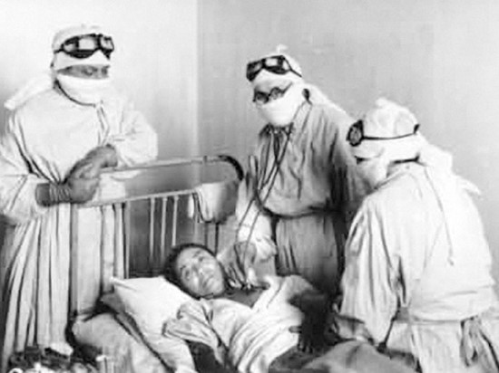 Doctors during the cholera epidemic in the 1970s.
