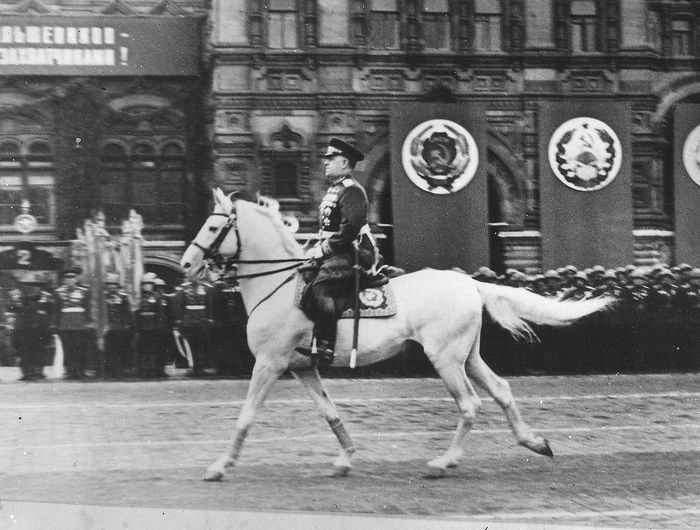 Маршал Советского Союза Г.К.Жуков принимает Парад Победы 24 июня 1945 г.