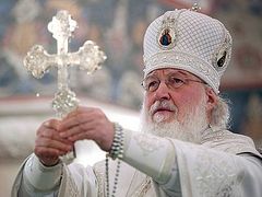 Patriarch Kirill reduces diocesan and parish dues to Patriarchate by 25% for 2020