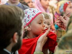 Romanian Church rejects single-use spoons for Communion even in time of pandemic