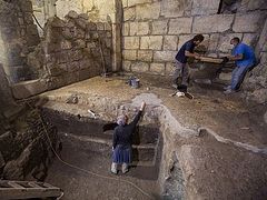 Dig near Jerusalem’s Western Wall yields ‘puzzling’ chambers