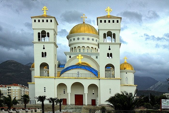 В Черногории продолжаются провокации против православного духовенства