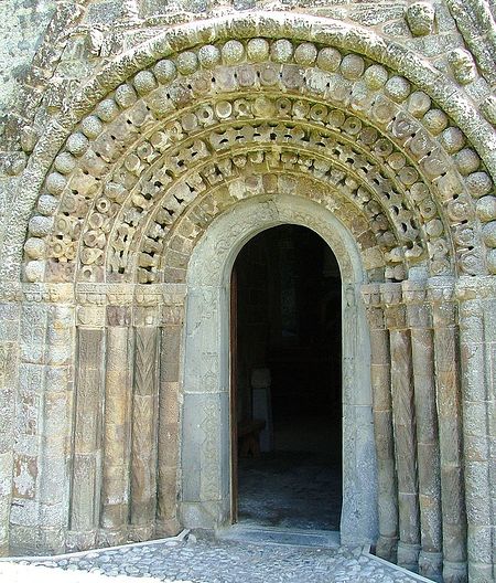 The famous doorway at Clonfert Cathedral, Galway (photo from Wikipedia)