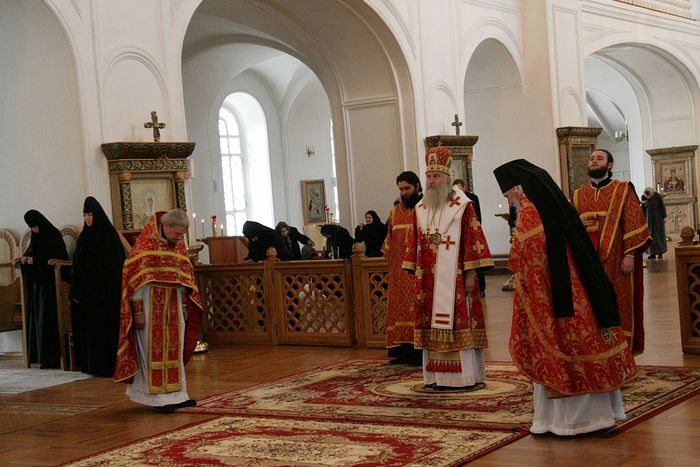 Председатель Синодального отдела по монастырям и монашеству возглавил в Шамординском монастыре празднование 30-летия возрождения обители