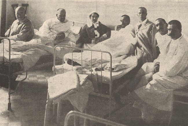 Maria Pavlovna in hospital amongst the wounded.