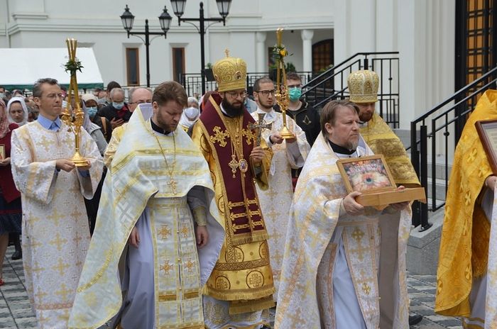 Патриарший экзарх Западной Европы возглавил торжества по случаю престольного праздника храма Всех святых в Страсбурге