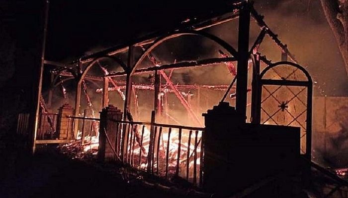 Пожар полностью уничтожил здание нового храма монастыря ЭПЦ. Фото: fokidanews.gr