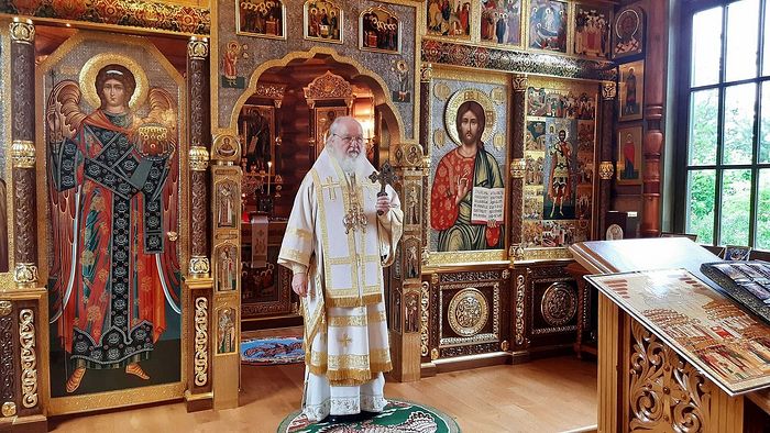 В Неделю 2-ю по Пятидесятнице Святейший Патриарх Кирилл совершил Литургию в Александро-Невском скиту