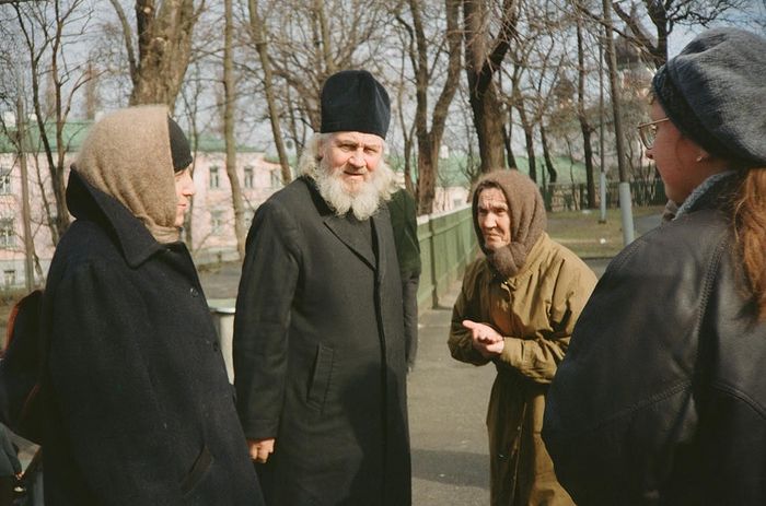 В женском Покровском монастыре, г.Киев, 1999 г.