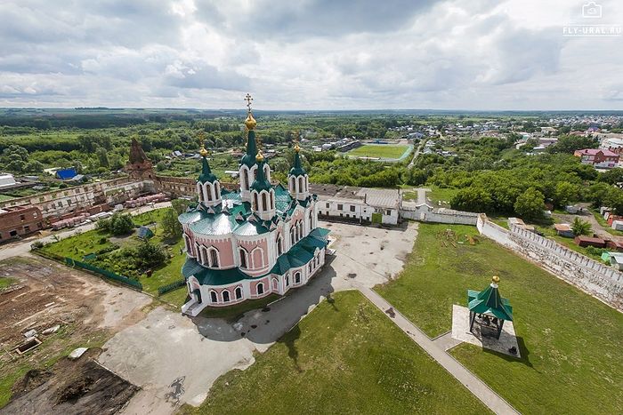 Успенский Далматовский мужской монастырь