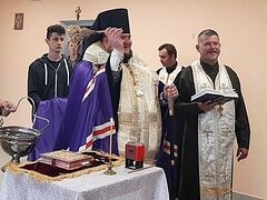 Ukrainian schismatics and Uniates jointly consecrate military base