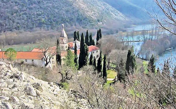 Манастир Крка у долини истоимене реке у близини Кистања (Фото Епархија далматинска)