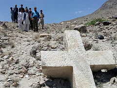 One-millenium old cross discovered in Pakistan confirms ancient Christian presence in the region