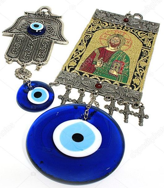 Икона Спасителя с «глазом Фатимы» и Распятиями в качестве подвесок