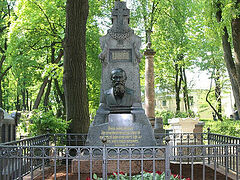 Dostoyevsky’s tombstone repaired in St. Petersburg