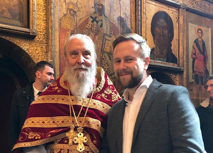 Ο πρωθιερέας Γκεόργκιι Μπρέεφ με τον γιο του Νικολάι