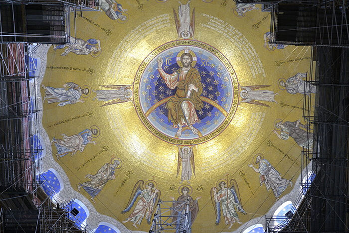 Закончена работа над мозаиками в храме свт. Саввы Сербского в Белграде