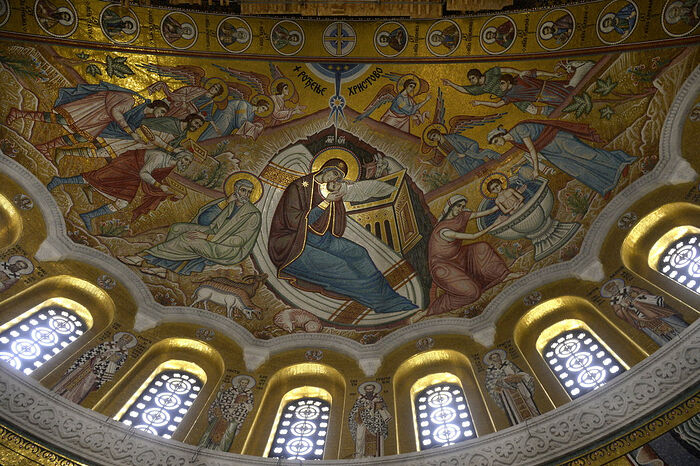 Закончена работа над мозаиками в храме свт. Саввы Сербского в Белграде