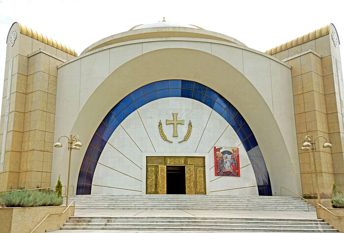 Воскресенский кафедральный собор в Тиране